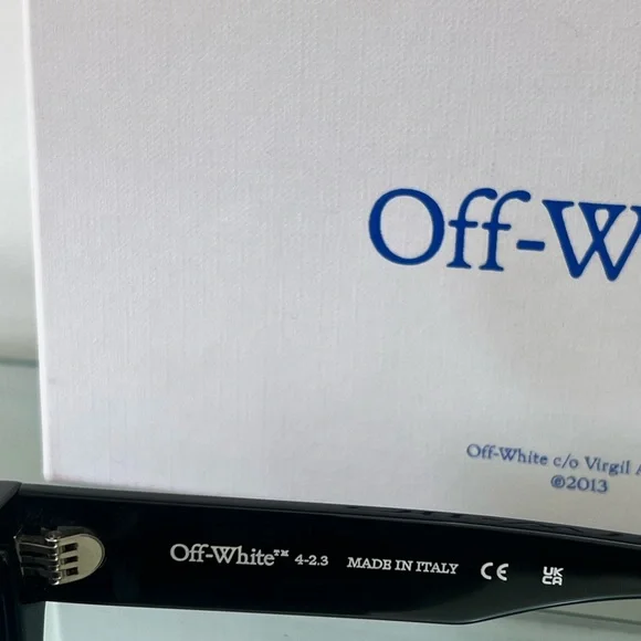 Off-White Manchester Sunglasses - Picture 6 of 14